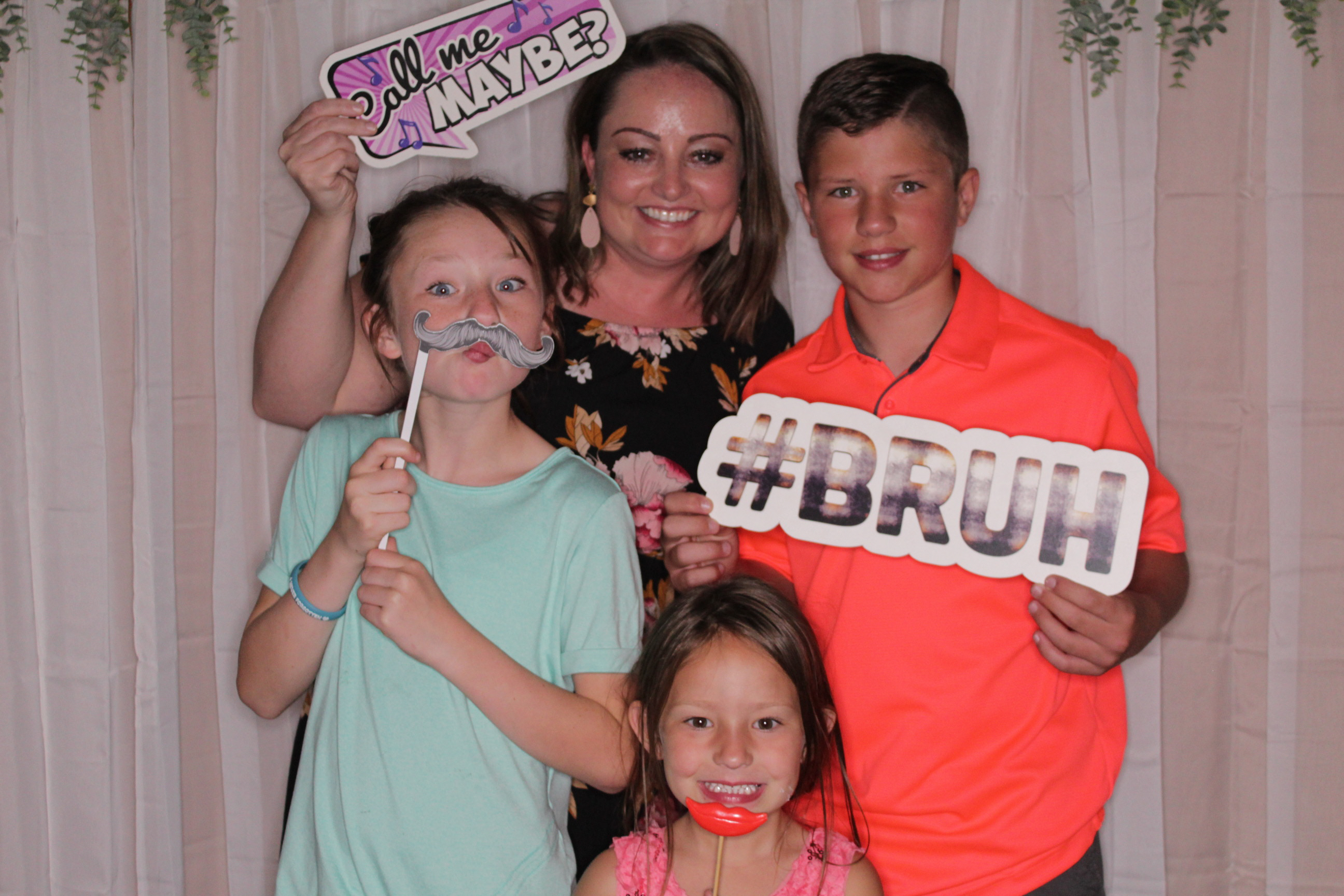 Carson and Harlie's Wedding | View more photos from the event at gallery.photoboothbillings.com/u/PhotoBoothBillings/Carson-and-Harlies-Wedding